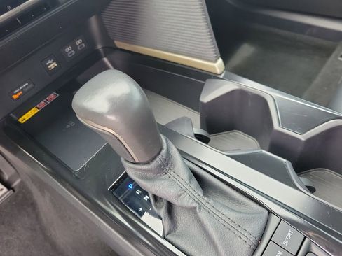 Certified 2025 Toyota Camry SE w/ Multimedia Upgrade Package FWD image 30