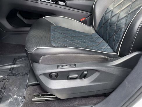 Used 2024 Volkswagen Atlas Cross Sport SEL Premium R-Line image 3