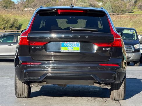 Used 2025 Volvo XC60 B5 Plus image 5