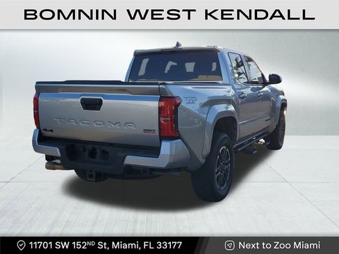 Used 2024 Toyota Tacoma Limited image 7