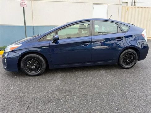Used 2015 Toyota Prius Persona Series FWD image 6