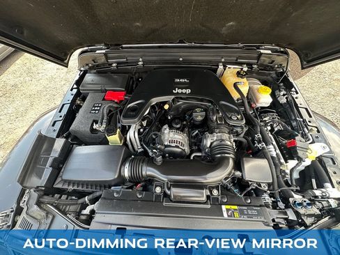 Used 2018 Jeep Wrangler Unlimited Sahara w/ Dual Top Group AWD/4WD image 25