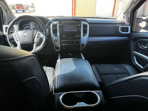 Used 2017 Nissan Titan PRO-4X image 16