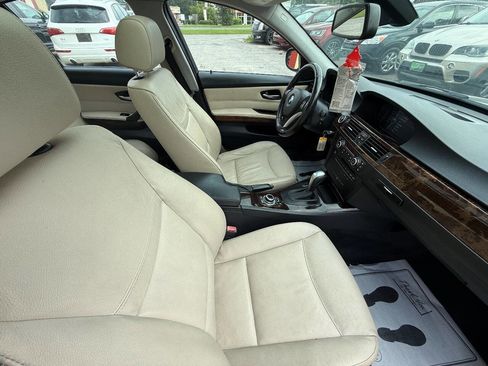 Used 2011 BMW 335i xDrive Sedan image 10