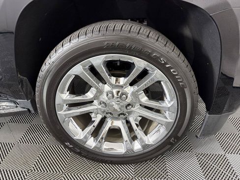 Certified 2020 Chevrolet Suburban LT AWD/4WD image 10