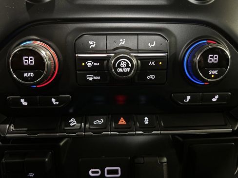 Used 2021 Chevrolet Silverado 1500 LT Trail Boss image 27