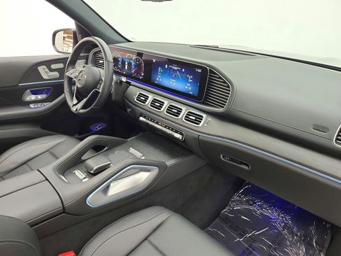 Certified 2025 Mercedes-Benz GLS 450 4MATIC image 22