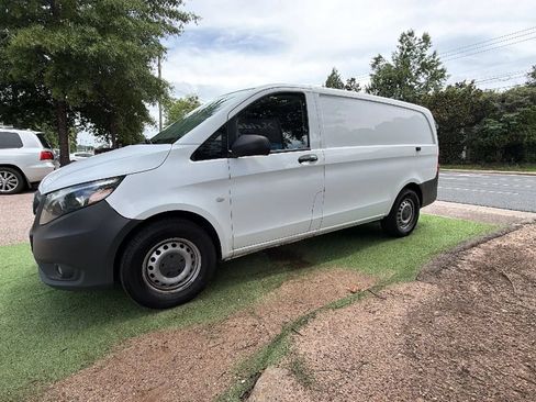 Used 2022 Mercedes-Benz Metris image 5