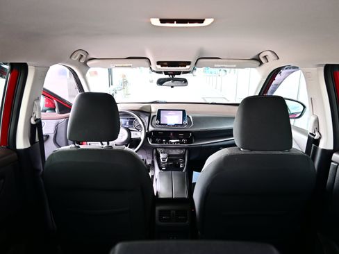 Used 2021 Nissan Rogue SV FWD image 13