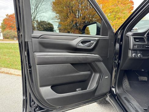 Used 2023 GMC Yukon XL AT4 w/ Technology Package image 10