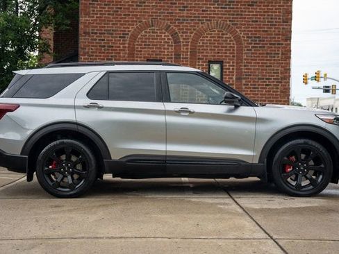 Used 2022 Ford Explorer ST w/ Equipment Group 401A AWD/4WD image 4