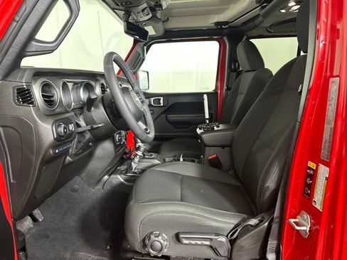 Used 2023 Jeep Wrangler Unlimited w/ Cold Weather Group image 11