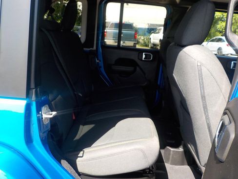 Used 2024 Jeep Wrangler Unlimited w/ Convenience Group image 12