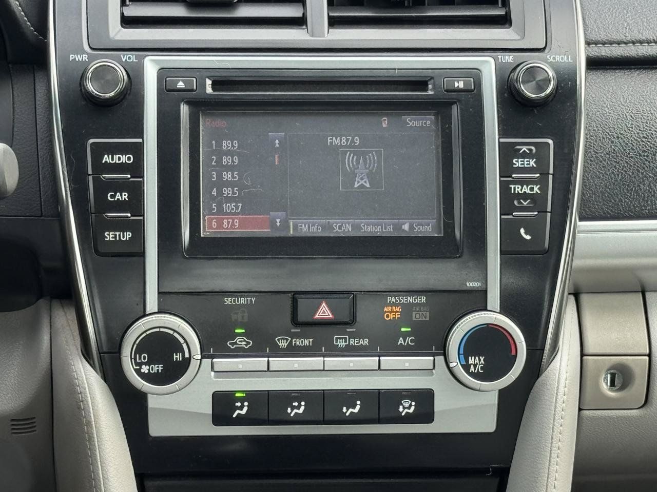 Used 2014 Toyota Camry LE FWD image 16