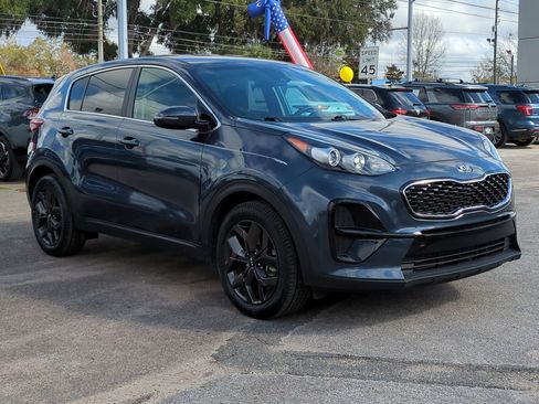 Certified 2022 Kia Sportage LX w/ LX FWD Value Edition Package image 3