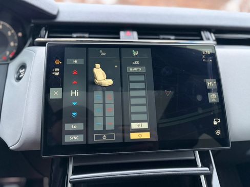 Used 2024 Land Rover Range Rover Velar Dynamic SE image 32