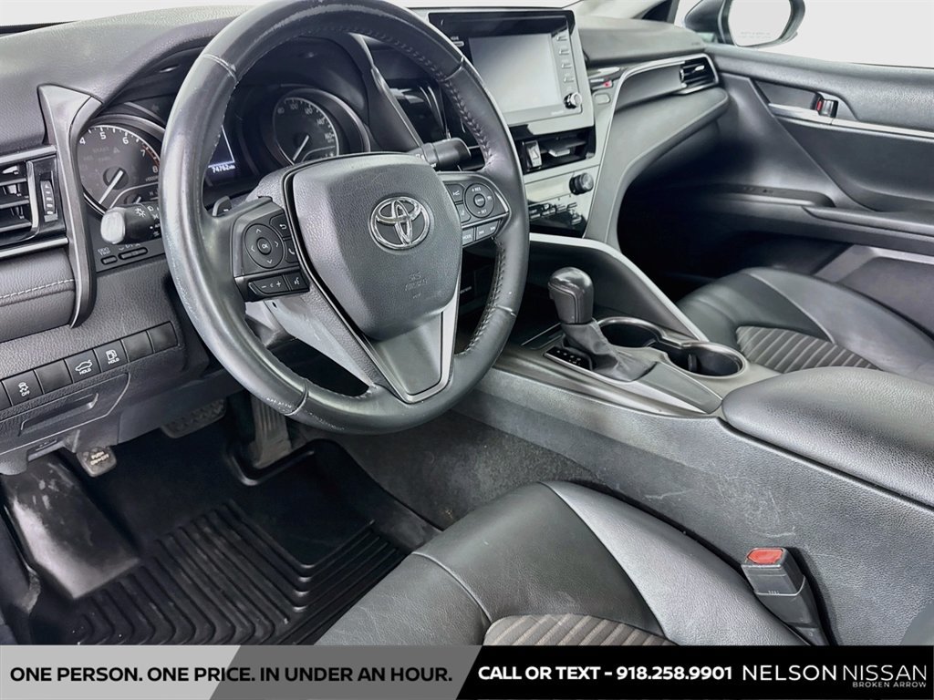 Used 2021 Toyota Camry SE FWD image 9