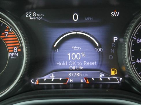 Used 2019 Jeep Cherokee Limited image 19