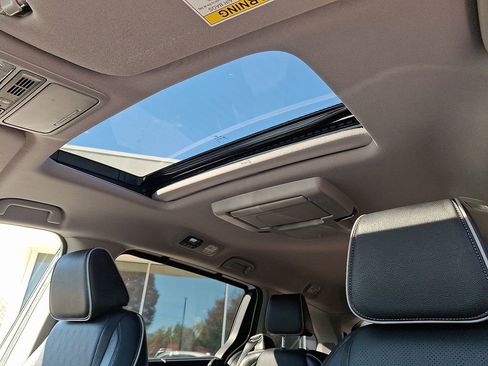 Used 2023 Honda Odyssey Elite image 16