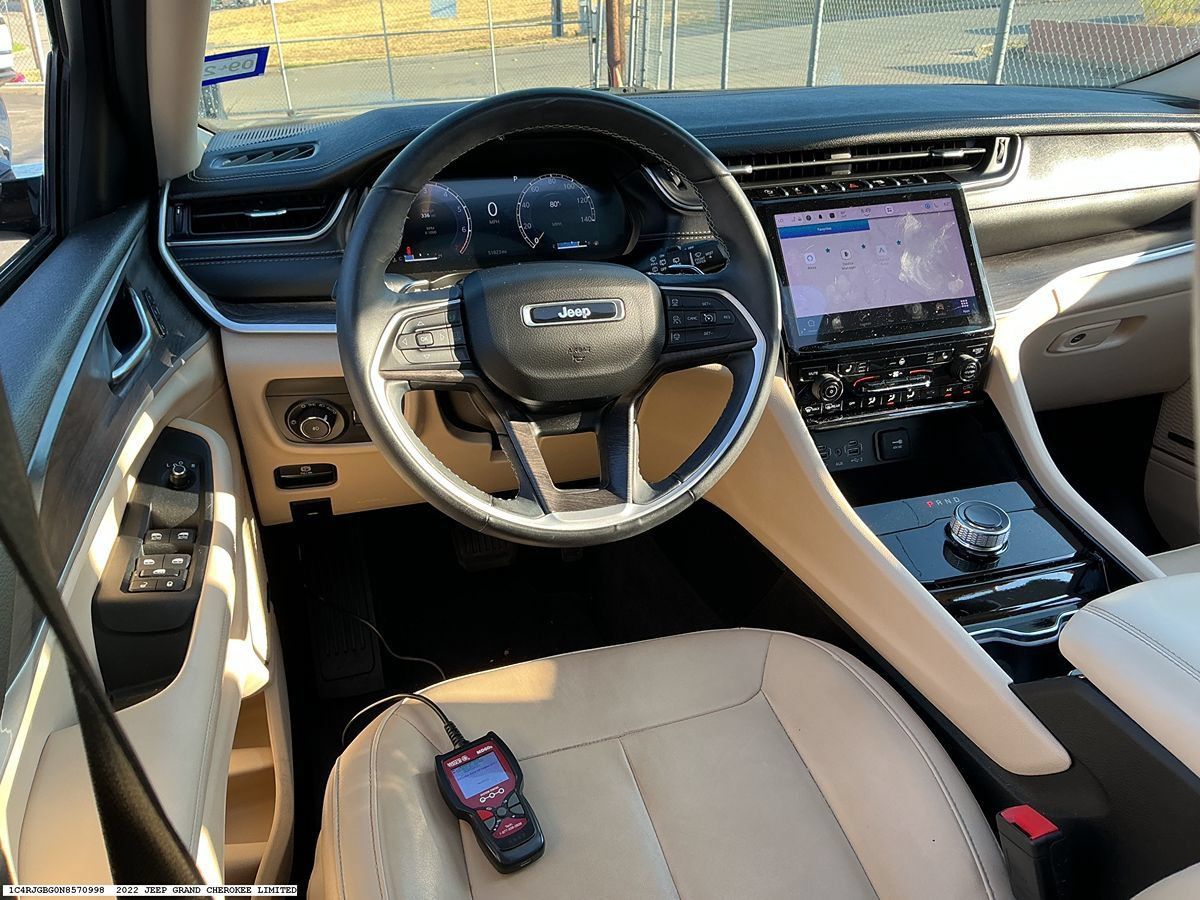 Used 2022 Jeep Grand Cherokee Limited RWD image 9