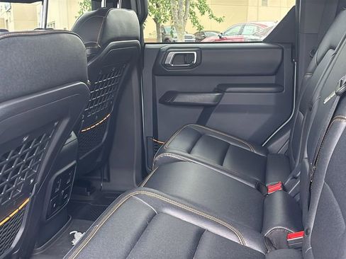Used 2024 Ford Bronco Badlands AWD/4WD image 28