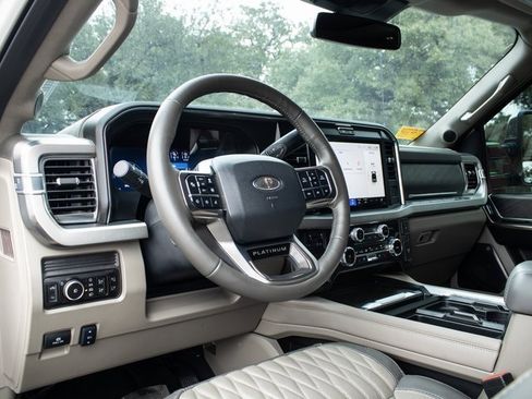 Used 2025 Ford F350 Platinum w/ Platinum Plus Package image 10