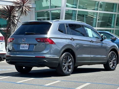 Used 2022 Volkswagen Tiguan SE FWD image 5