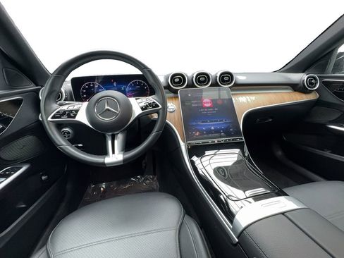Used 2025 Mercedes-Benz C 300 Sedan image 32