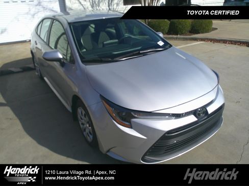Used 2025 Toyota Corolla LE image 1