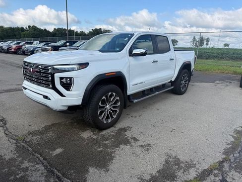 Used 2024 GMC Canyon Denali AWD/4WD image 2