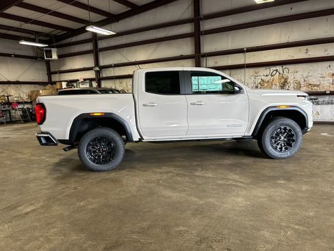 New 2026 GMC Canyon Elevation w/ Convenience Package image 7