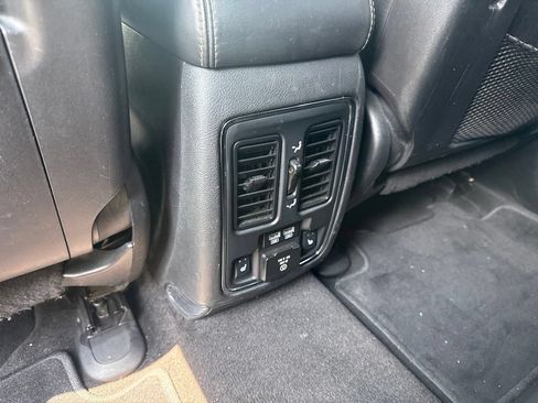 Used 2014 Jeep Grand Cherokee Overland AWD/4WD image 19