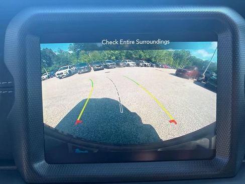 Used 2023 Jeep Wrangler Unlimited Sahara AWD/4WD image 31