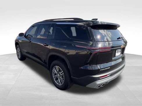 Used 2025 Chevrolet Traverse LT w/ Driver Confidence Package FWD image 4