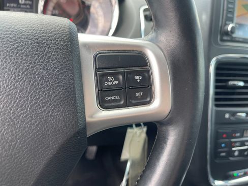 Used 2019 Dodge Grand Caravan GT FWD image 28