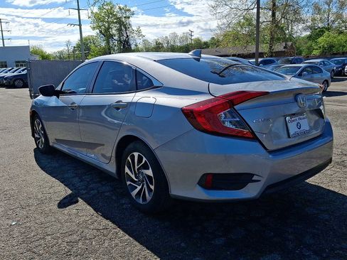 Used 2018 Honda Civic EX image 4