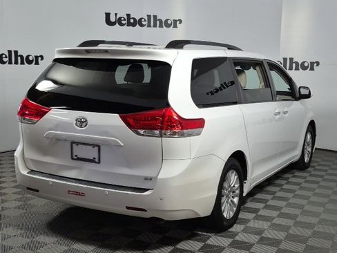 Used 2013 Toyota Sienna XLE image 7