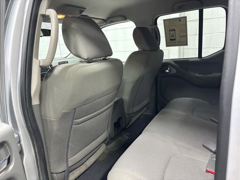 Used 2016 Nissan Frontier SV image 38