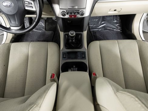 Used 2012 Subaru Outback 2.5i Premium w/ All-Weather Pkg image 38