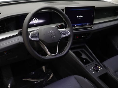 New 2026 Volkswagen Tiguan SE image 6