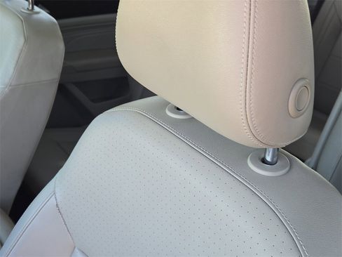 Used 2022 Volkswagen Atlas SE image 16