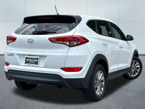 Used 2018 Hyundai Tucson SE FWD image 2