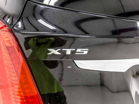 Used 2019 Cadillac XT5 FWD image 5