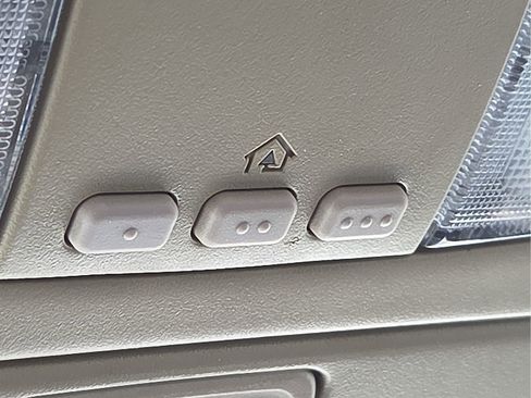 Used 2005 Toyota Camry FWD image 22