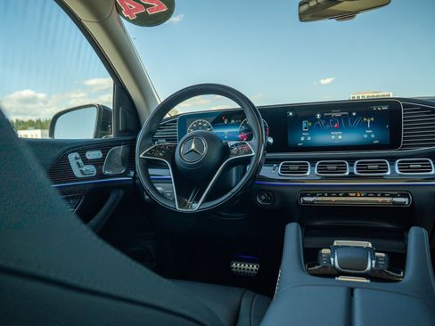 Certified 2024 Mercedes-Benz GLS 450 4MATIC w/ AMG Line Exterior image 17