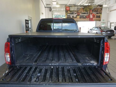 Used 2015 Nissan Frontier SV w/ SV Value Truck Package AWD/4WD image 15