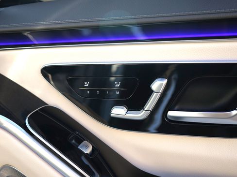 Used 2023 Mercedes-Benz S 500 4MATIC image 32