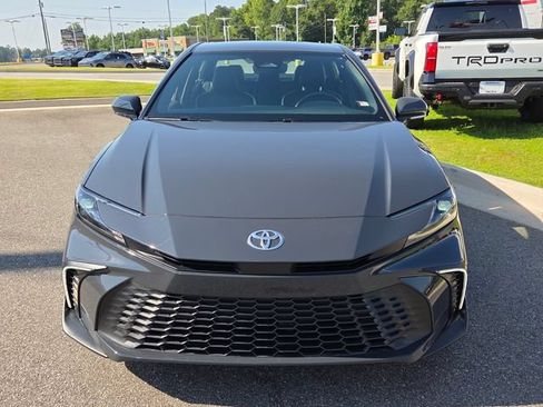 Used 2026 Toyota Camry SE w/ Convenience Package FWD image 2
