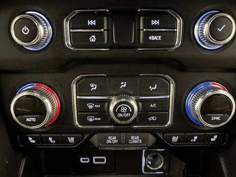 Used 2022 GMC Yukon XL AT4 AWD/4WD image 47