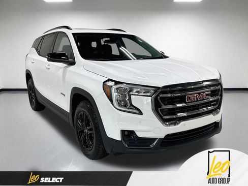 Used 2024 GMC Terrain AT4 w/ Tech Package AWD/4WD image 5